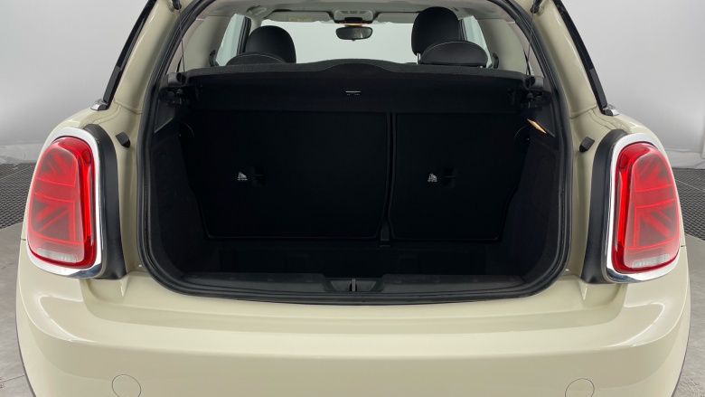 MINI Hatchback 1.5 Cooper II 3dr Petrol Hatchback